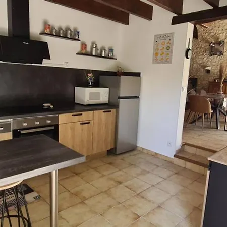 Gite De Charme: Périgord Retreat With Heated Pool & Wi-fi Holiday home Parranquet