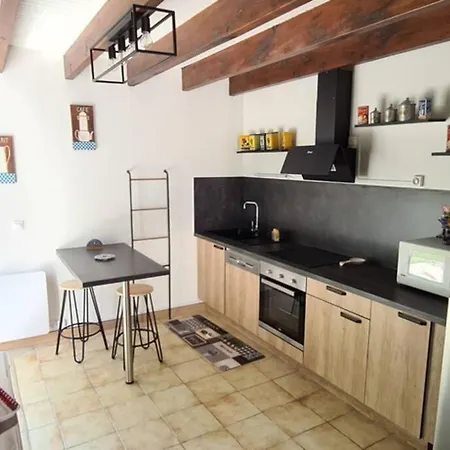 Gite De Charme: Périgord Retreat With Heated Pool & Wi-fi