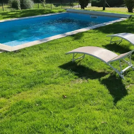 Gite De Charme: Périgord Retreat With Heated Pool & Wi-fi Parranquet