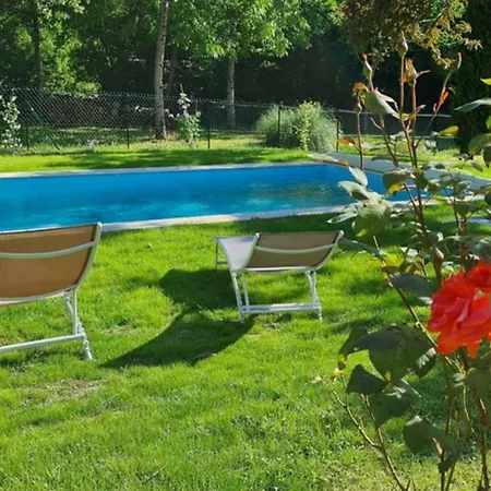 Gite De Charme: Périgord Retreat With Heated Pool & Wi-fi Holiday home *