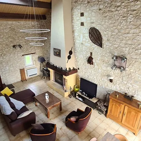 Gite De Charme: Périgord Retreat With Heated Pool & Wi-fi Parranquet