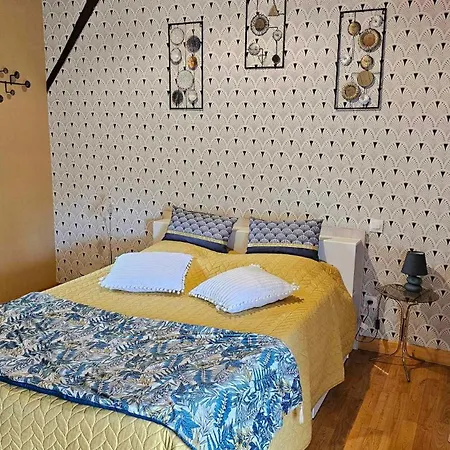 Holiday home Gite De Charme: Périgord Retreat With Heated Pool & Wi-fi Parranquet